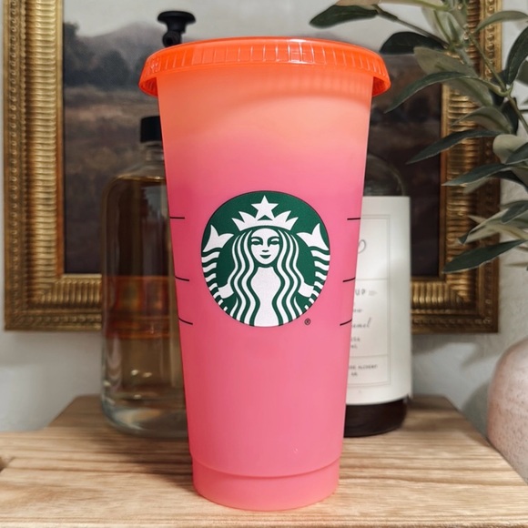 Starbucks Color Changing 24 oz Reusable Plastic Cold Cup Peach to Hot Pink 2020 - Picture 1 of 6